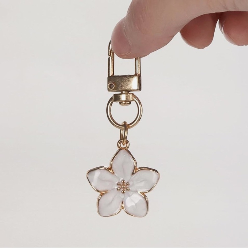 Gold and White Floral Keychain